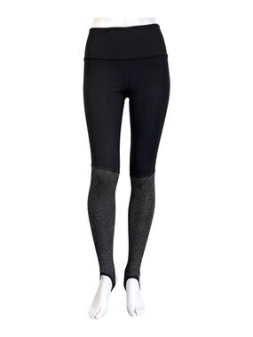 Lululemon Wunder Under
Leggings Stirrups  Size 6 Black/Harringbone